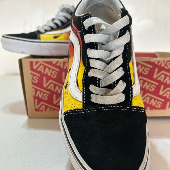 Vans - Picture 2 of 4